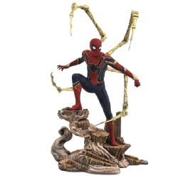 DIAMOND SELECT TOYS Marvel Gallery: Avengers Infinity War Movie Spiderman PVC Gallery Figure DIAMOND SELECT TOYS Marvel Gallery: Avengers Infinity War Movie Spiderman PVC Gallery Figure
