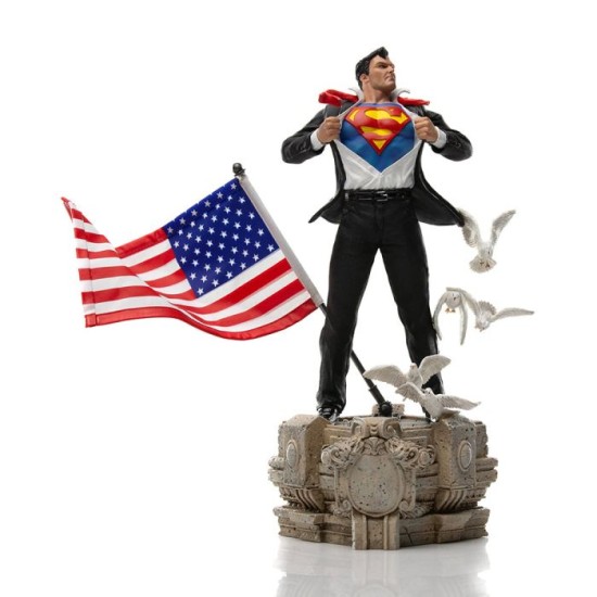 DC COMICS - CLARK KENT DELUXE ART SCALE 1/10 STATUE BY IRON STUDIOS DC COMICS - CLARK KENT DELUXE ART SCALE 1/10 STATUE BY IRON STUDIOS